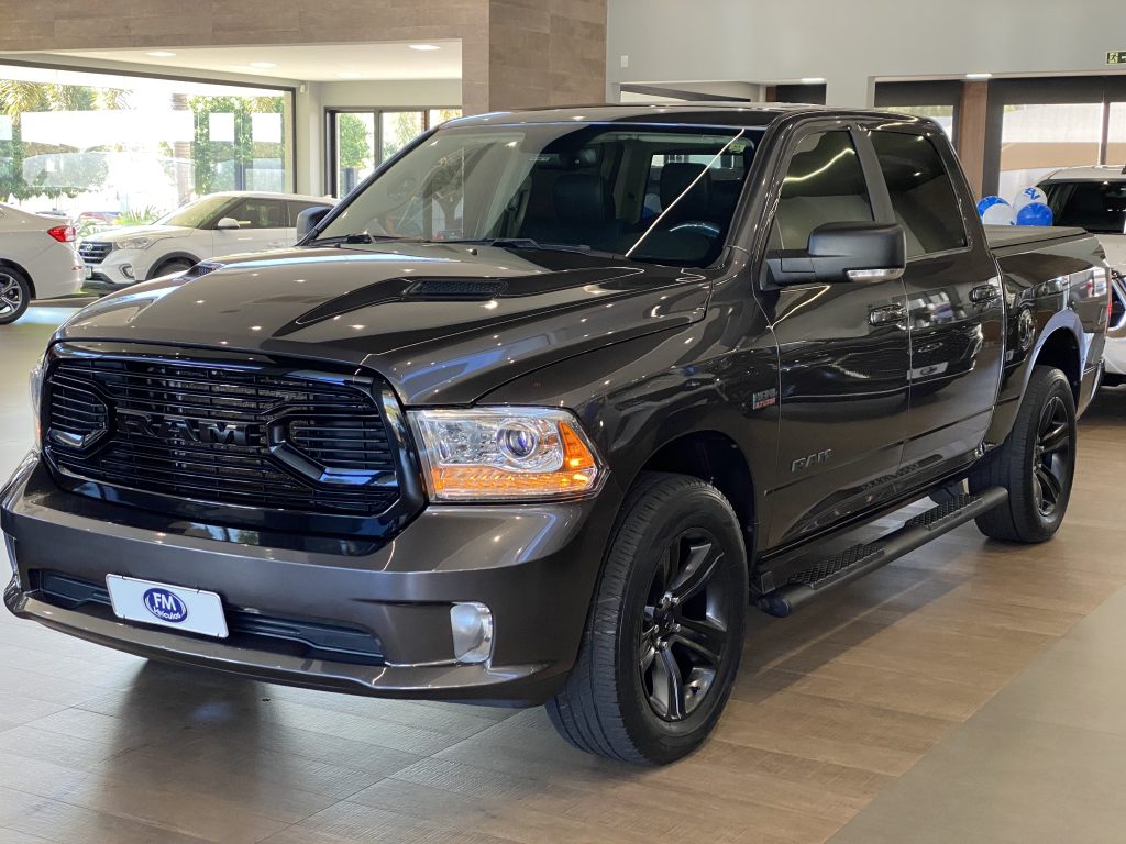 1500 Classic laramie 5.7 - 2022/2022