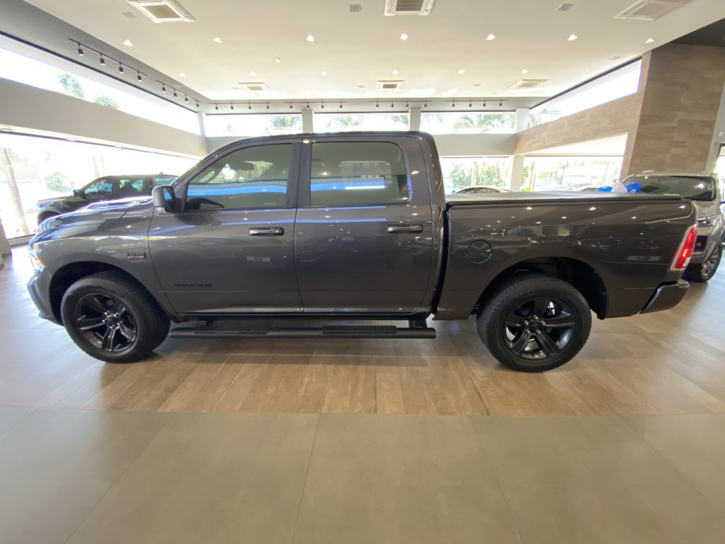 1500 Classic laramie 5.7 - 2022/2022