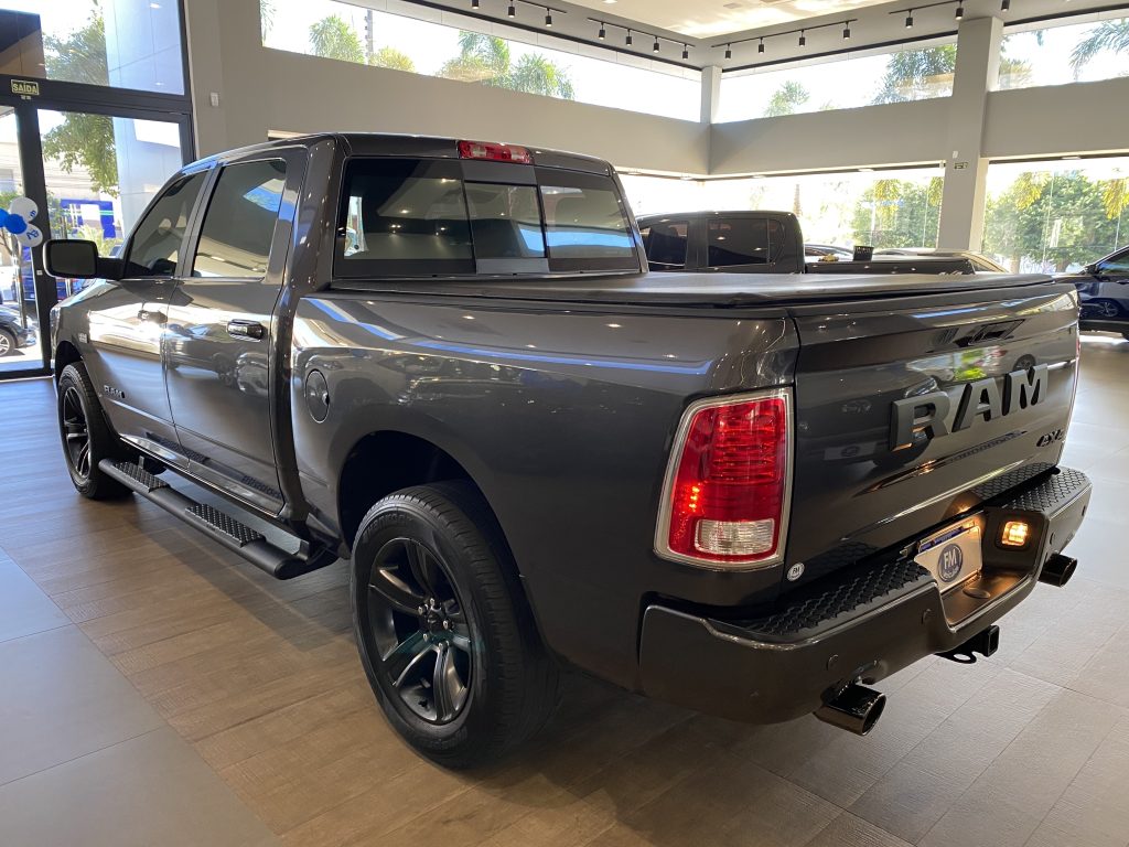 1500 Classic laramie 5.7 - 2022/2022
