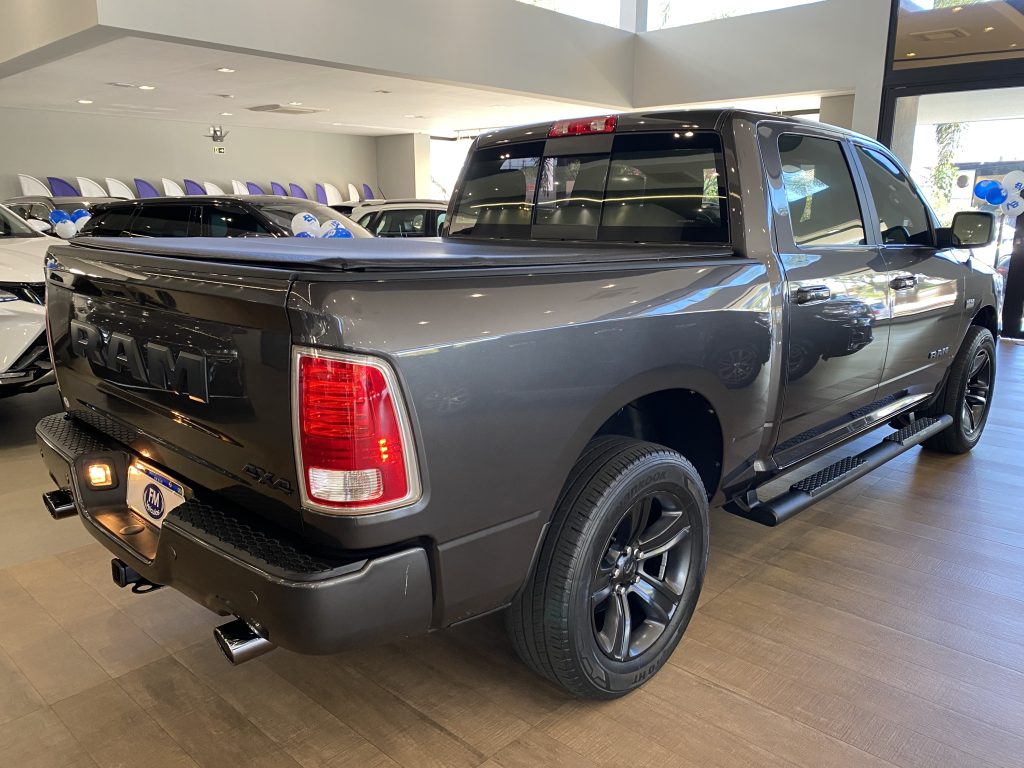 1500 Classic laramie 5.7 - 2022/2022