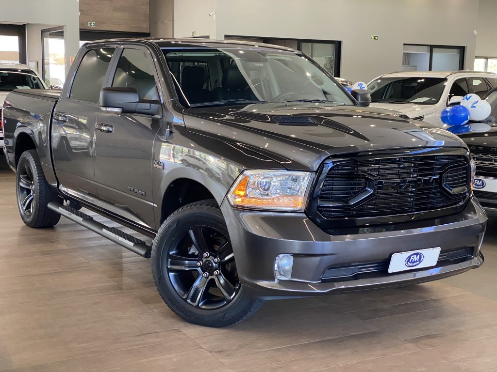 1500 Classic laramie 5.7 - 2022/2022
